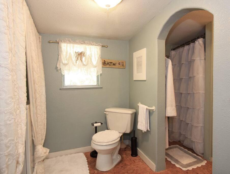 Cottage With Hot Tub And Pool Bandera, Tx. エクステリア 写真